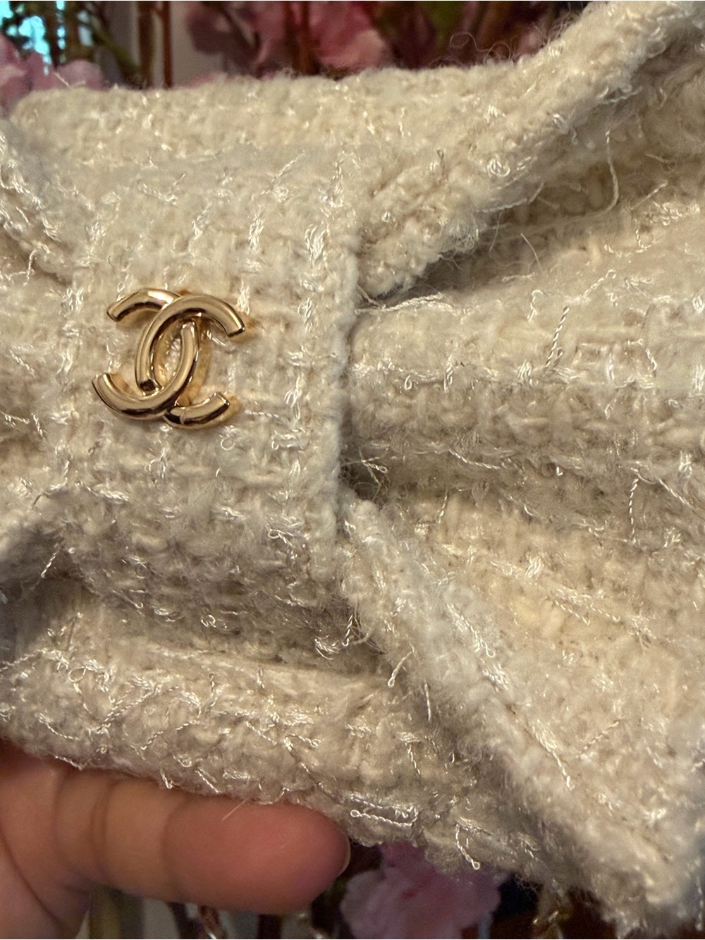 RARE VIP WHITE TWEED BOW CROSSBODY BAG - Picture 3 of 10